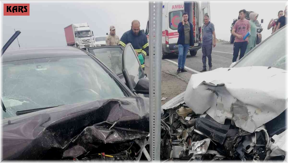 Kars'ta trafik kazası: 5 yaralı
