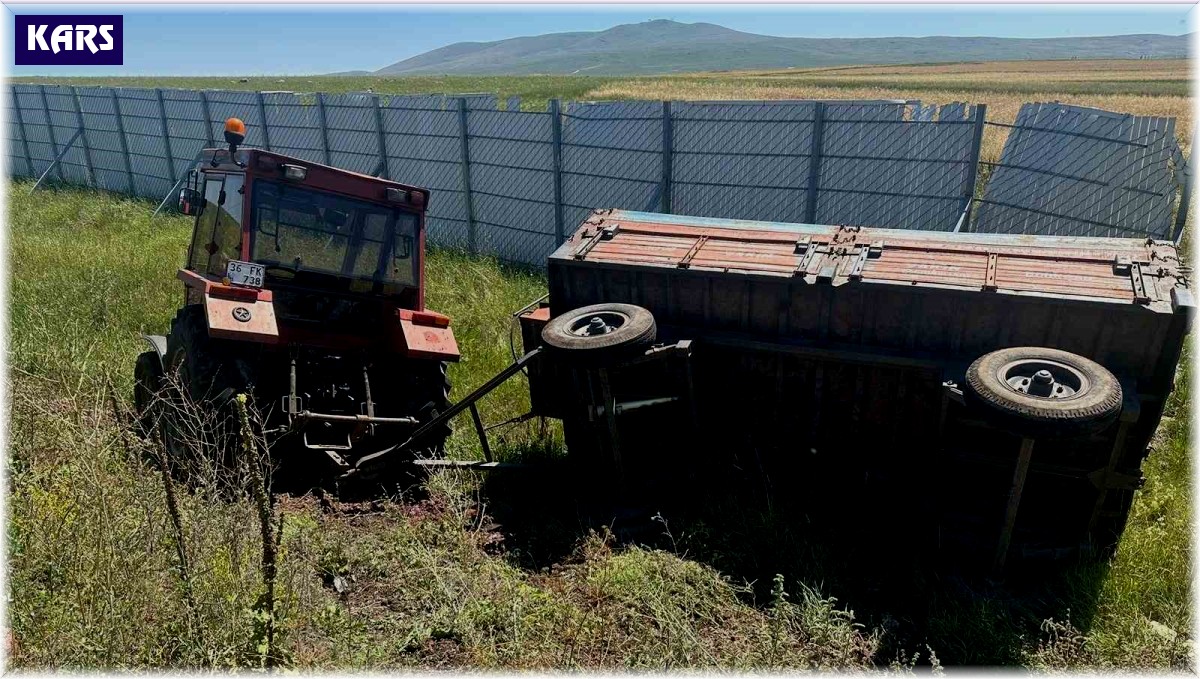 Kars'ta traktör römorku devrildi: 1 yaralı