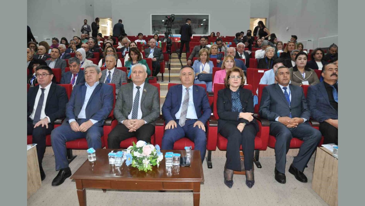 Kars'ta 'Türk Dünyası'nda Azerbaycan Türkçesi ve Edebiyatı Araştırmaları' sempozyumu