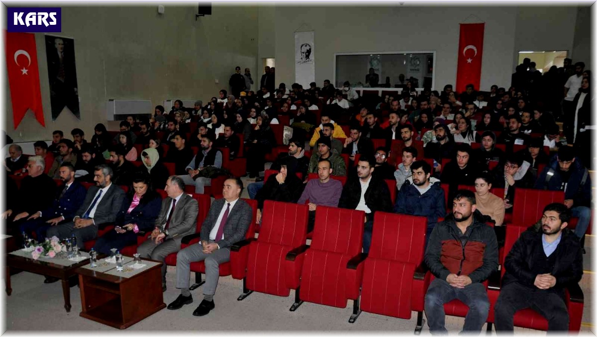 Kars'ta 'Türkiye Yüzyılı' konferansı düzenlendi