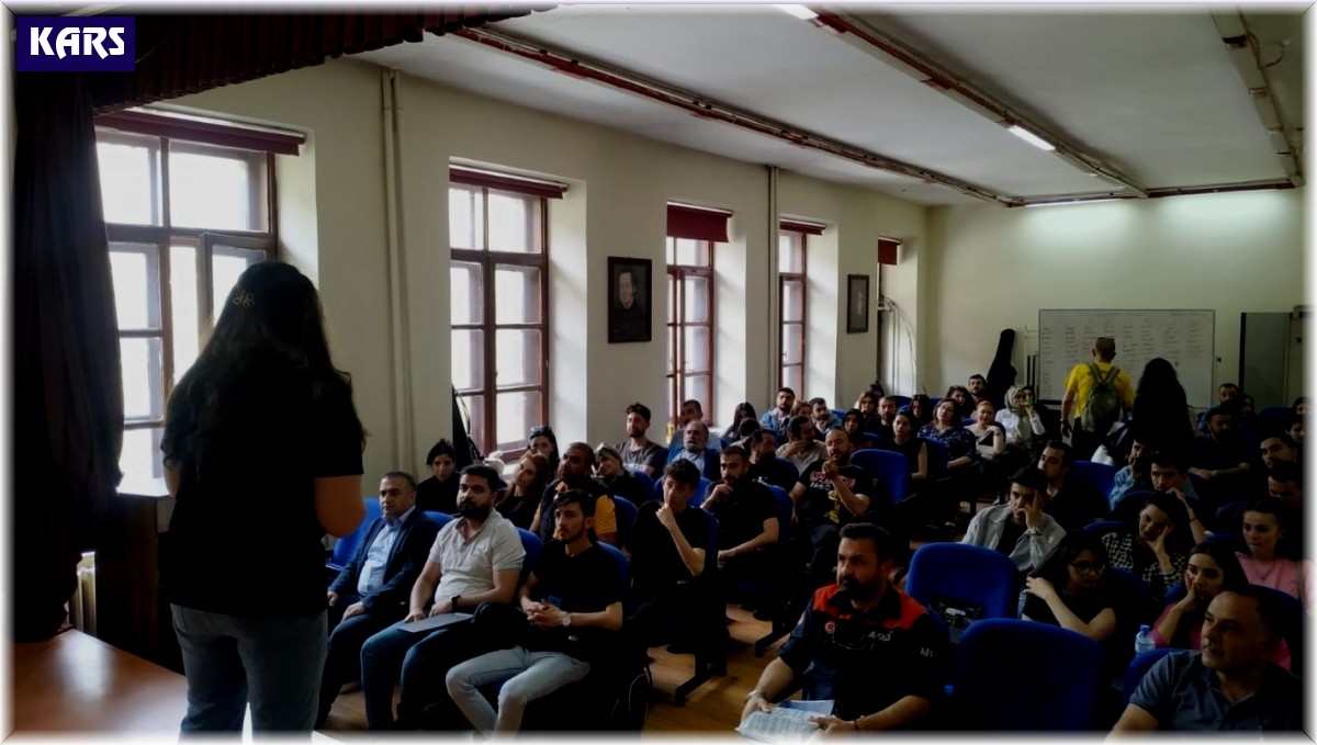 Kars'ta üniversite öğrencilerine AFAD eğitimi