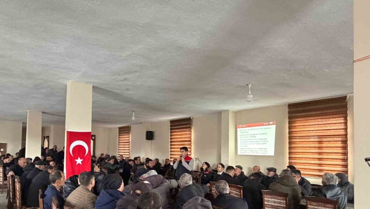 Kars'ta üreticilere bitki koruma eğitimi