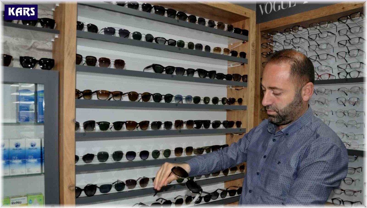 Kars'ta uzmanlardan sahte güneş gözlüğü uyarısı