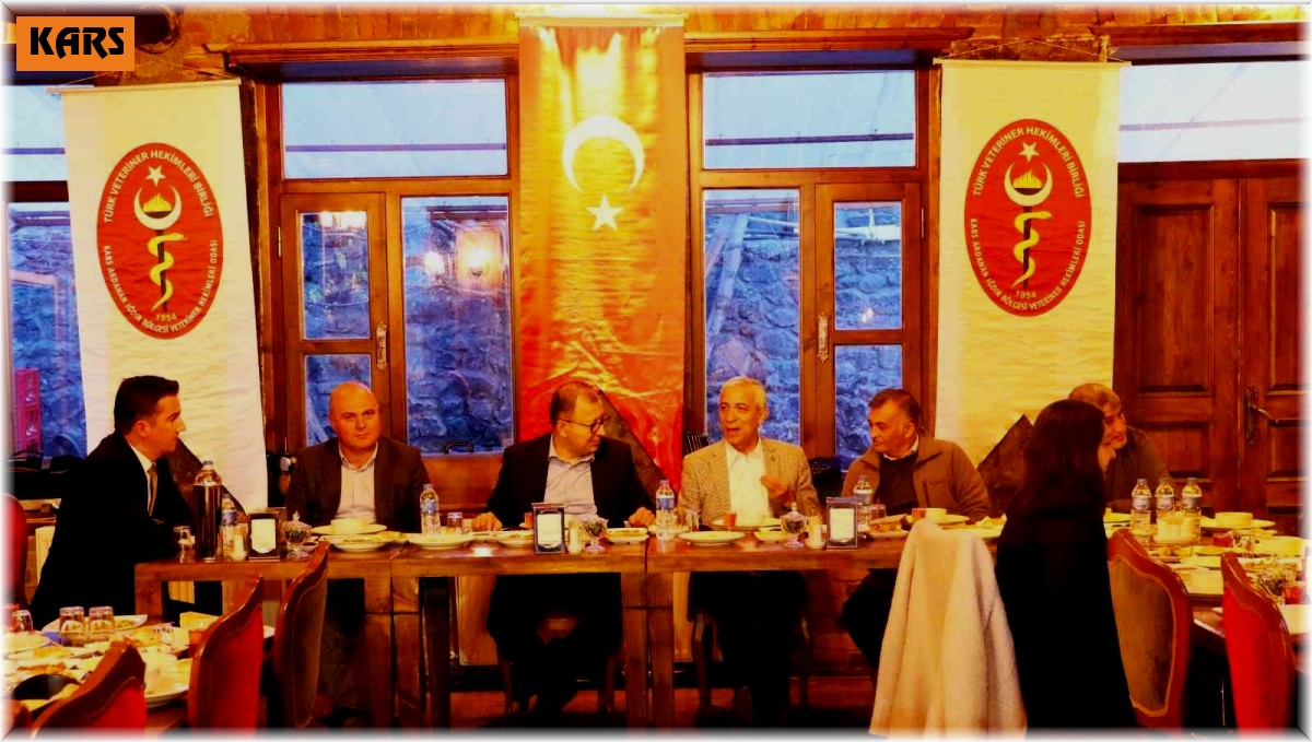 Kars'ta veteriner hekimler iftarda buluştu