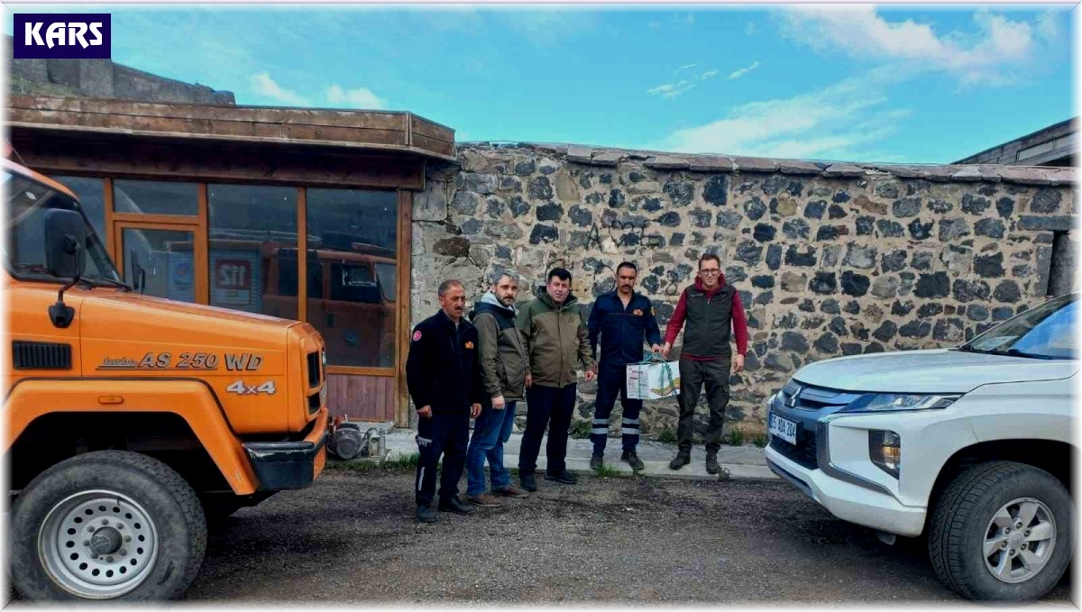 Kars'ta yaralı tilkiyi itfaiye kurtardı