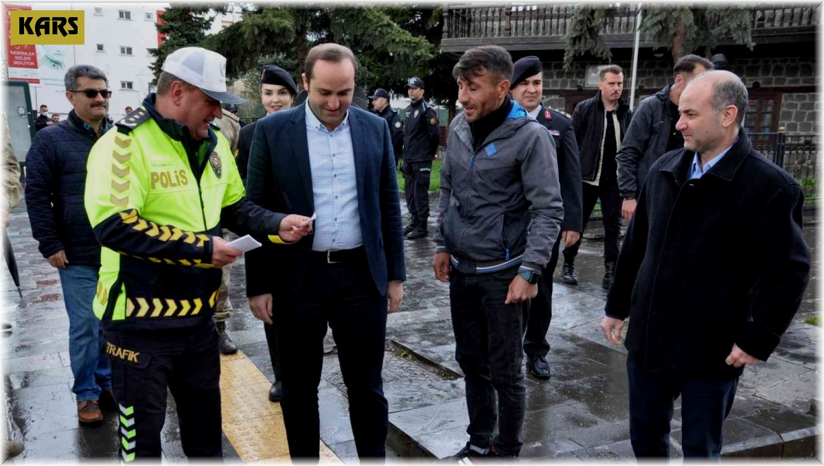 Kars'ta 'Yayalar için 5 adımda güvenli trafik' projesi tanıtıldı