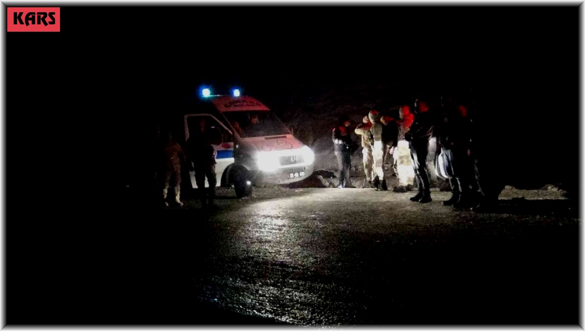 Kars'ta yolcu otobüsü devrildi: 4 ölü, 18 yaralı