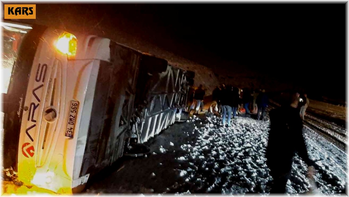 Kars'ta yolcu otobüsü devrildi: 6 ölü, çok sayıda yaralı