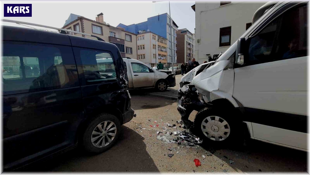 Kars'ta zincirleme kaza