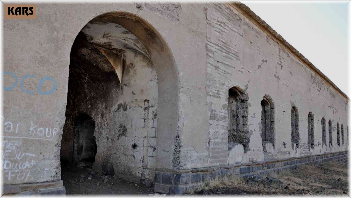 Kars tabyaları yok oluyor