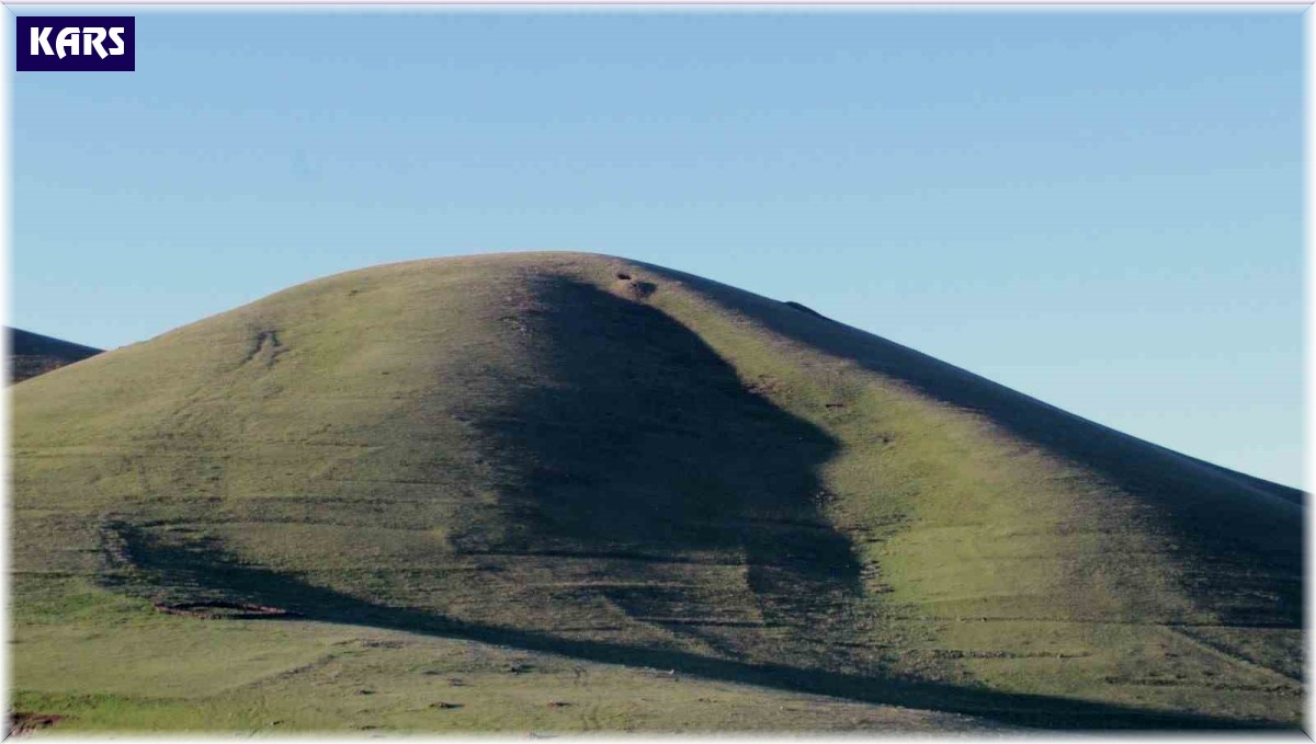Kars Üçler Tepesi'nde dikkat çeken ayrıntı