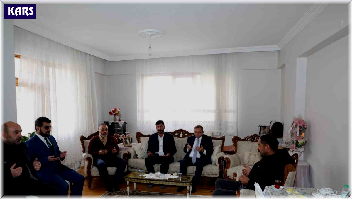 Kars Valisi'nden Daşdelen ailesine taziye ziyareti