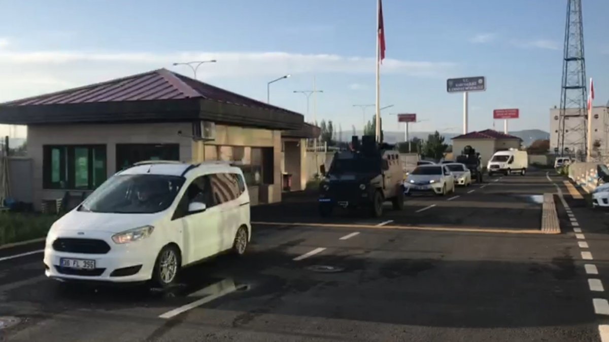 Kars ve Adana'da terör operasyunu: 5 gözaltı