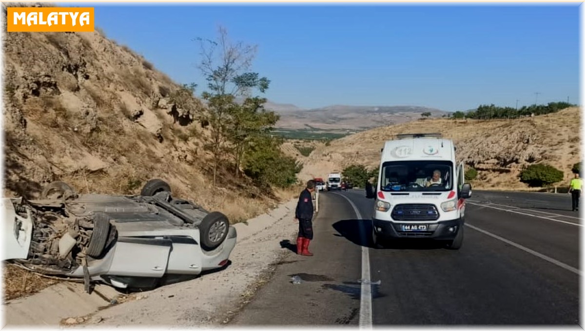 Karşı şeride geçen araç otomobille çarpıştı: 3 yaralı