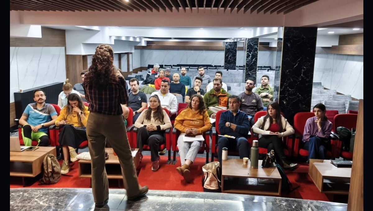 Karslı dağcılardan Kars'a Spor Tırmanış hakemliği