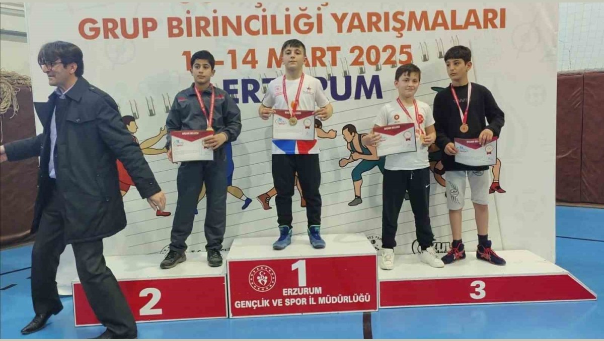 Karslı güreşçiler Erzurum'da rüzgar gibi esti