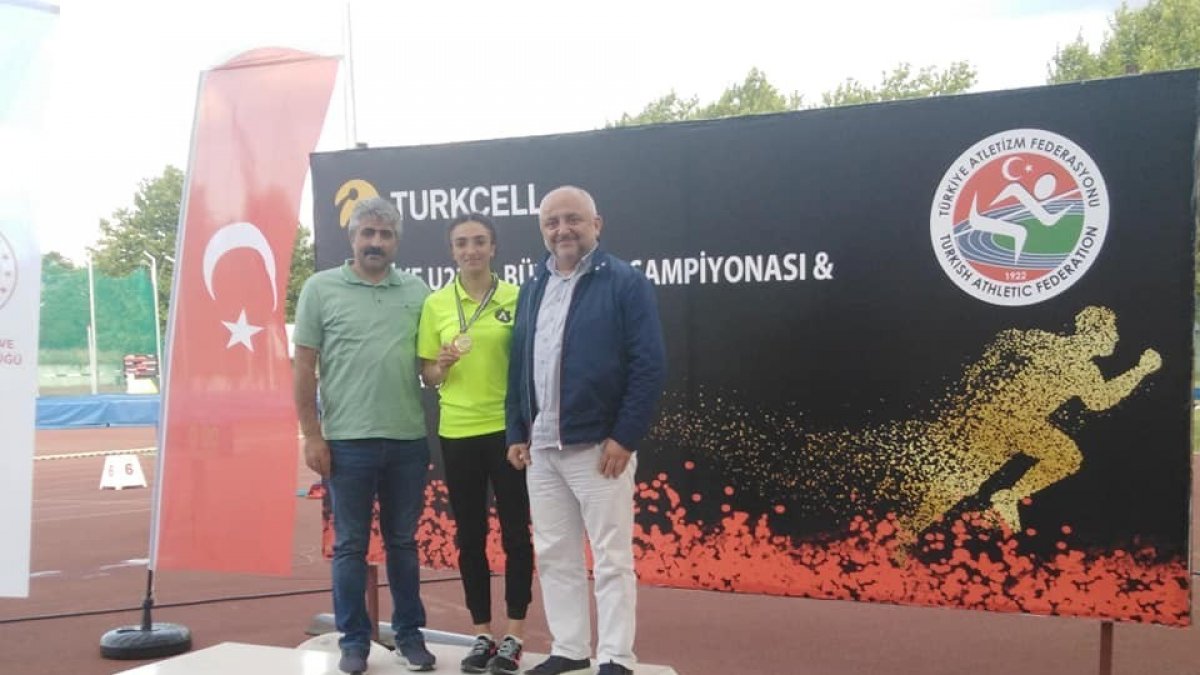 Karslı Milli atlet madalyaya doymuyor