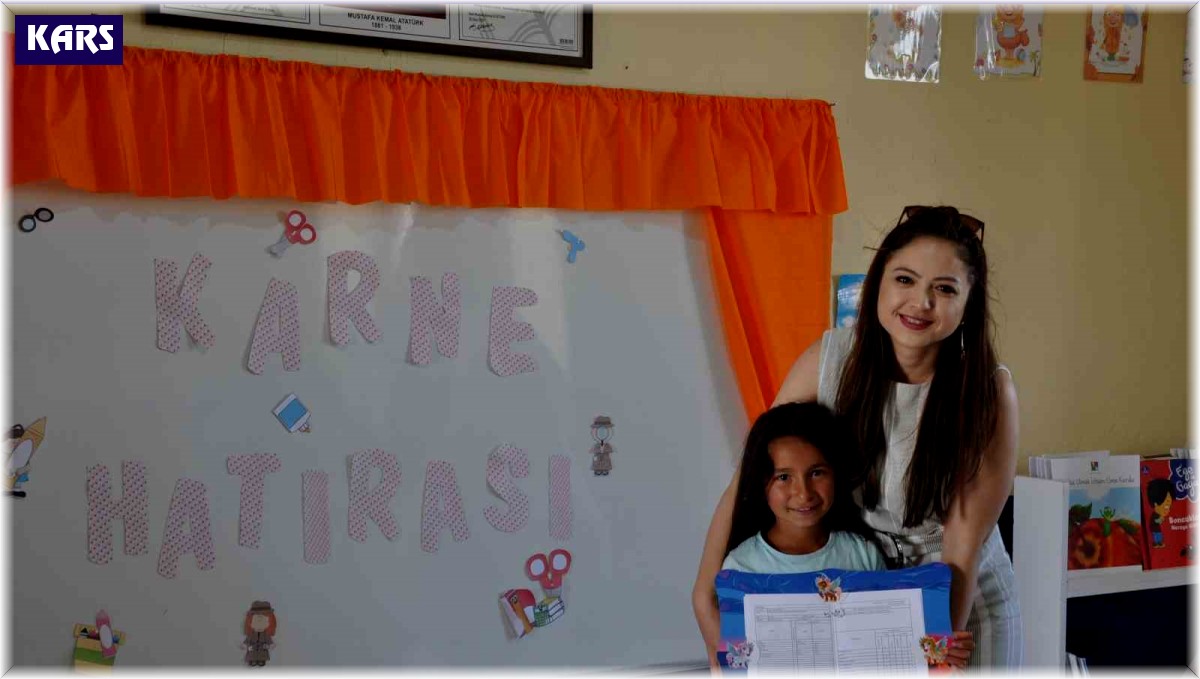 Karslı öğrencilerin fotoğraf makinesiyle sınavı