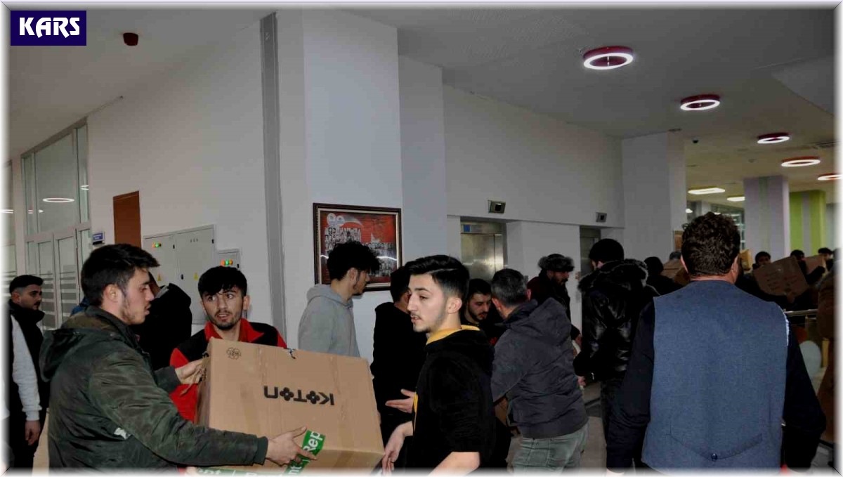 Karslılar depremzedeler için seferber oldu