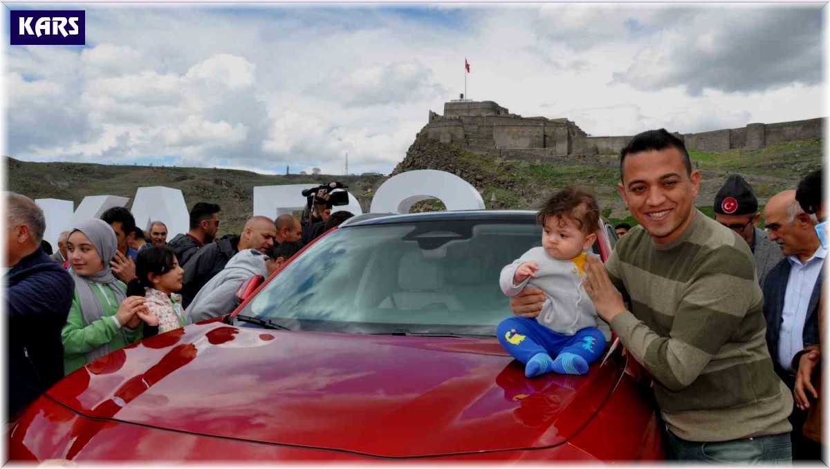 Karslılar yerli otomobil Togg'a yoğun ilgi gösterdi