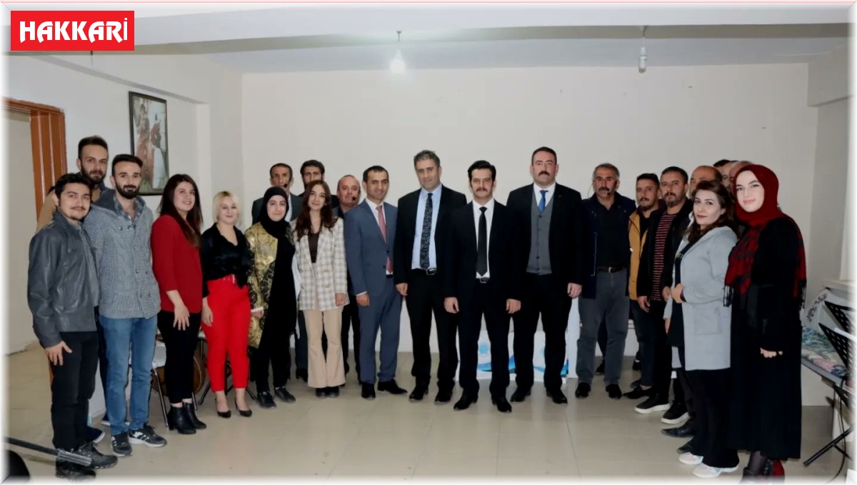 Kasımoğlu'ndan sanat topluluğuna ziyaret