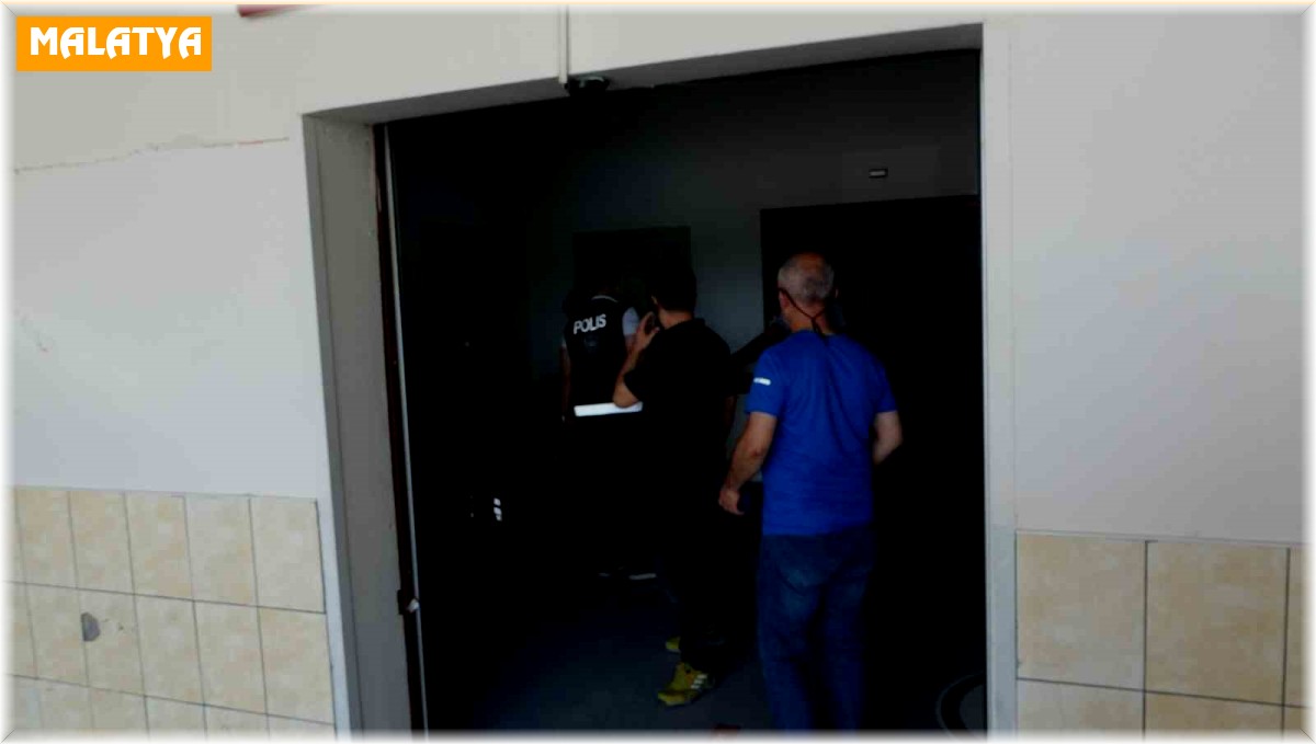 Kavgaya müdahale eden polis memuru silahla vuruldu