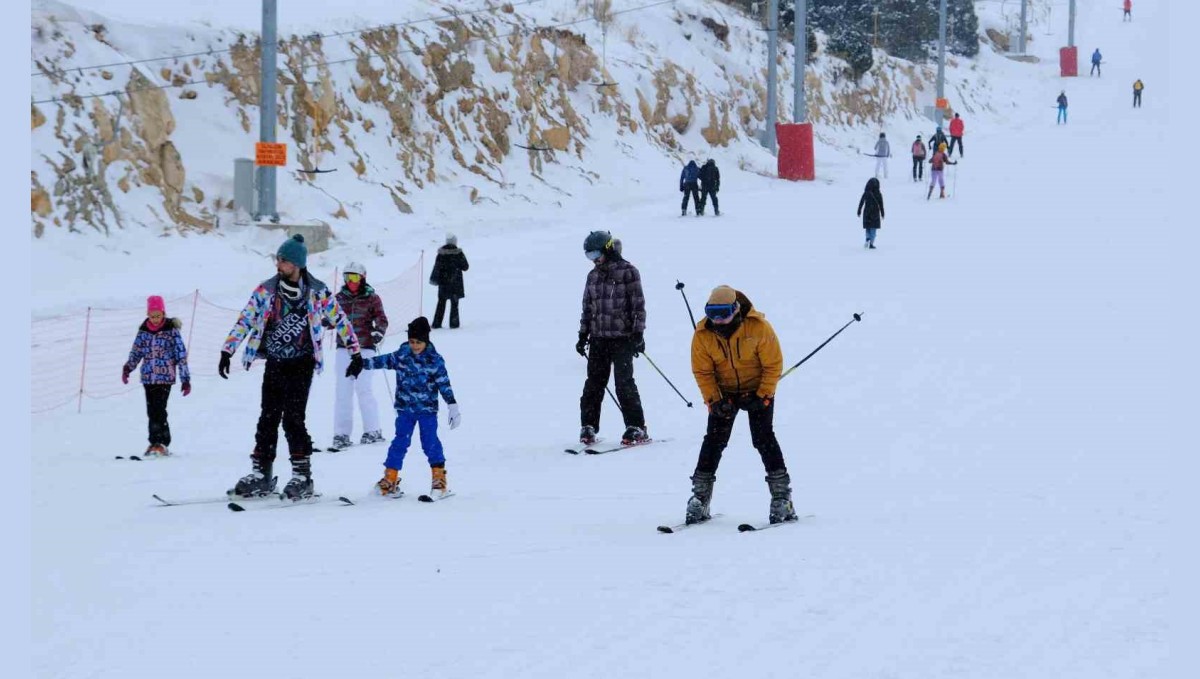 Kayak tutkunları Ergan'da buluştu