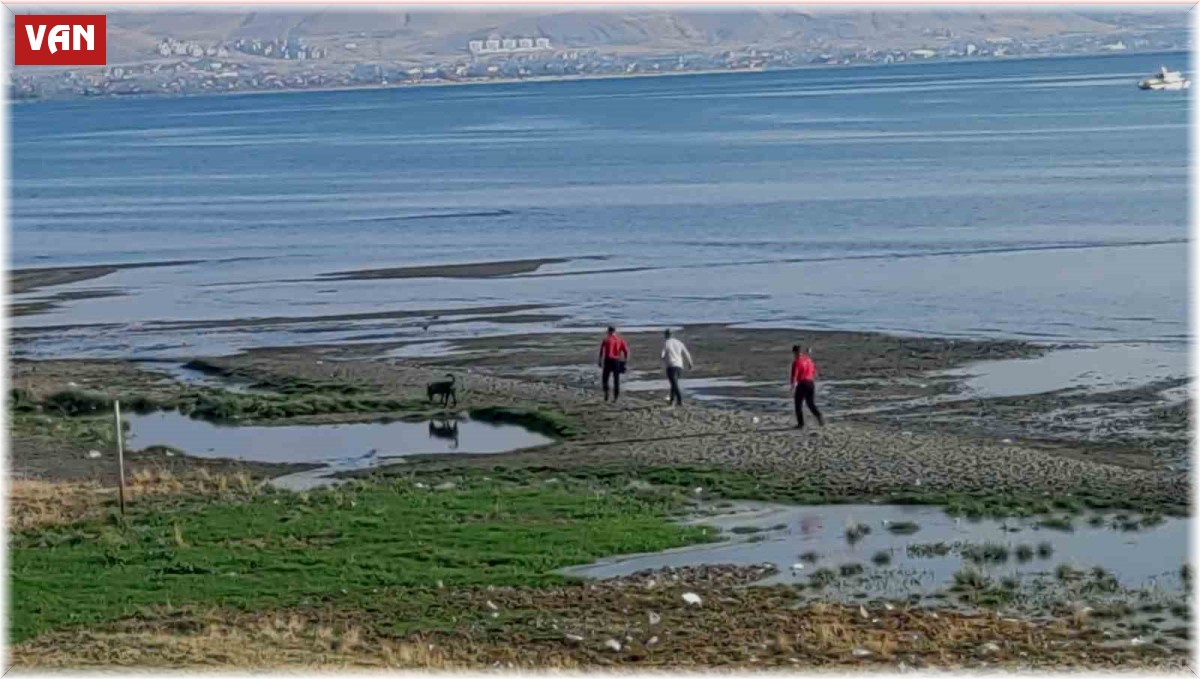 Kayıp üniversite öğrencisini arama çalışmalarına jandarma sualtı kadavra arama köpeği katıldı