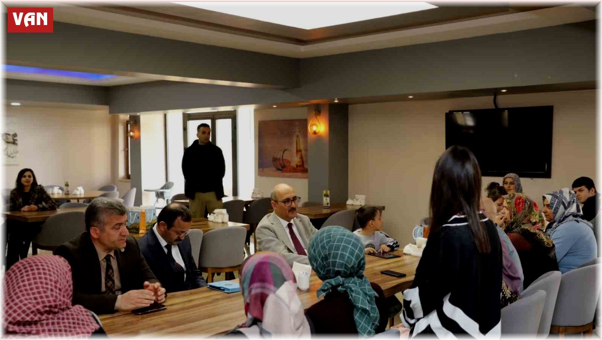 Kaymakam Aydın depremzede ailelerle buluştu