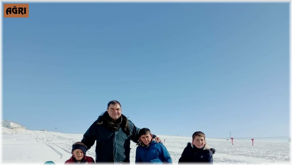 Kaymakam Balcı, çocuklarla karın keyfini çıkardı