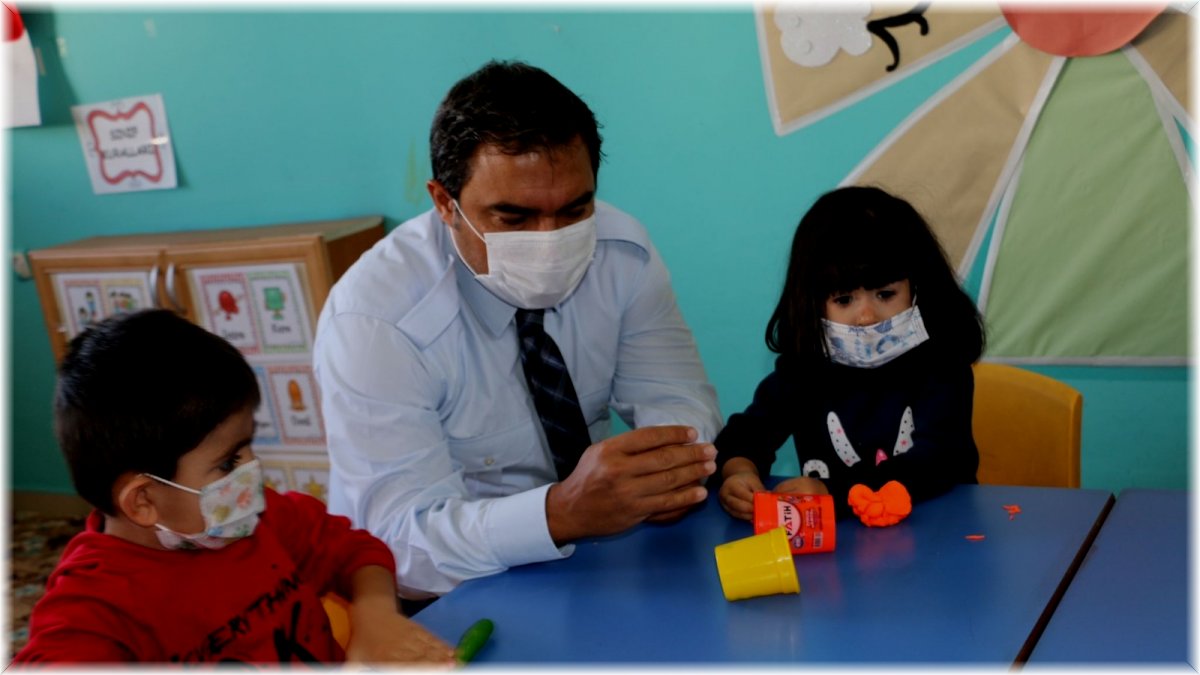 Kaymakam Balcı, Diyadin Anaokulu’nda minik öğrencilerle buluştu