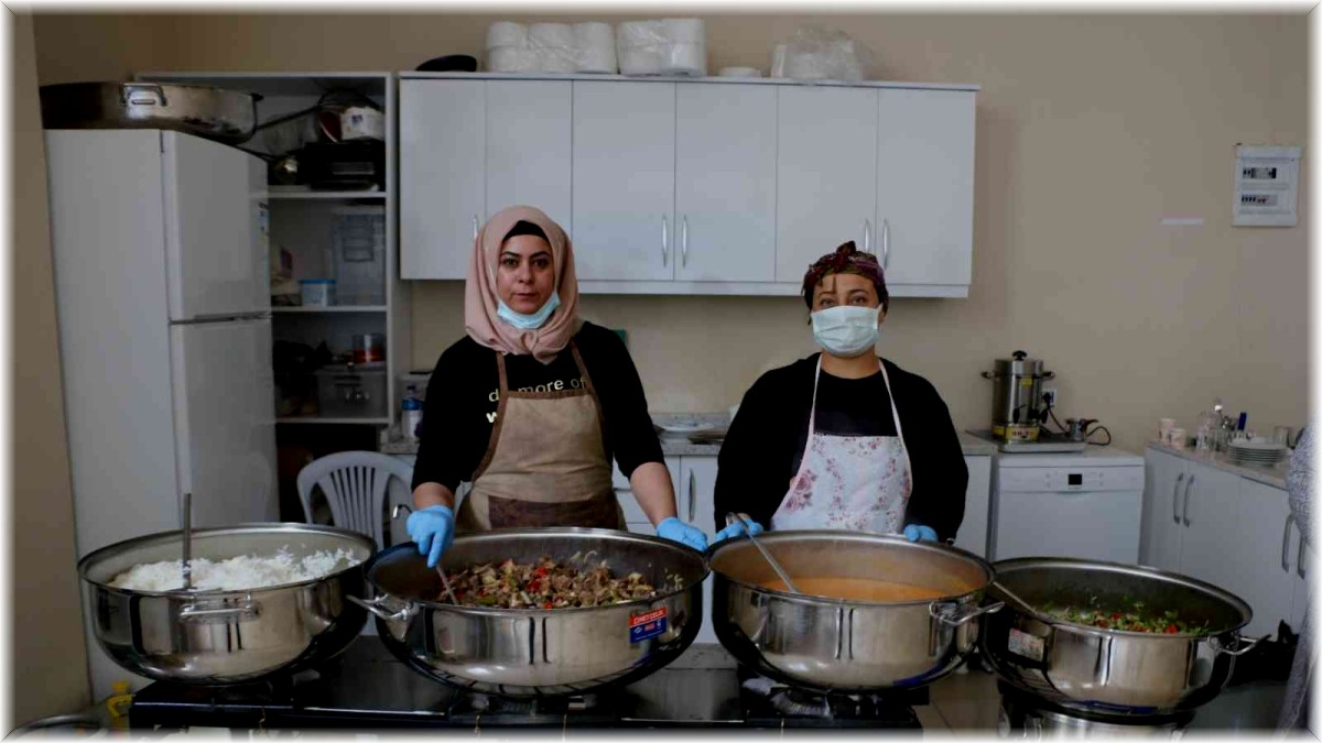 Kaymakam Balcı , tekstil işçileriyle bir araya geldi