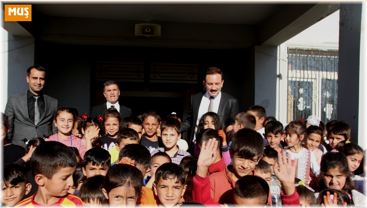 Kaymakam Bayram, öğrenci ve öğretmenlerle bir araya geldi