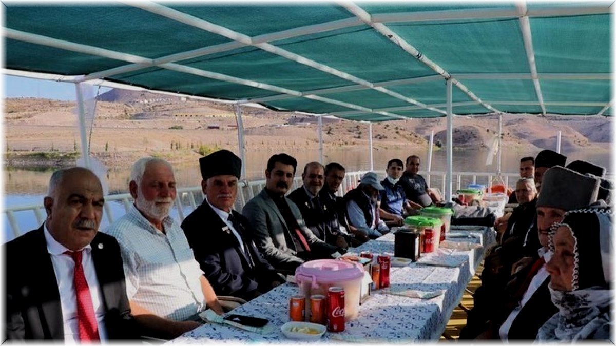 Kaymakam Bek, şehit yakınları, gaziler ve gazi ailelerine yemek programı düzenledi