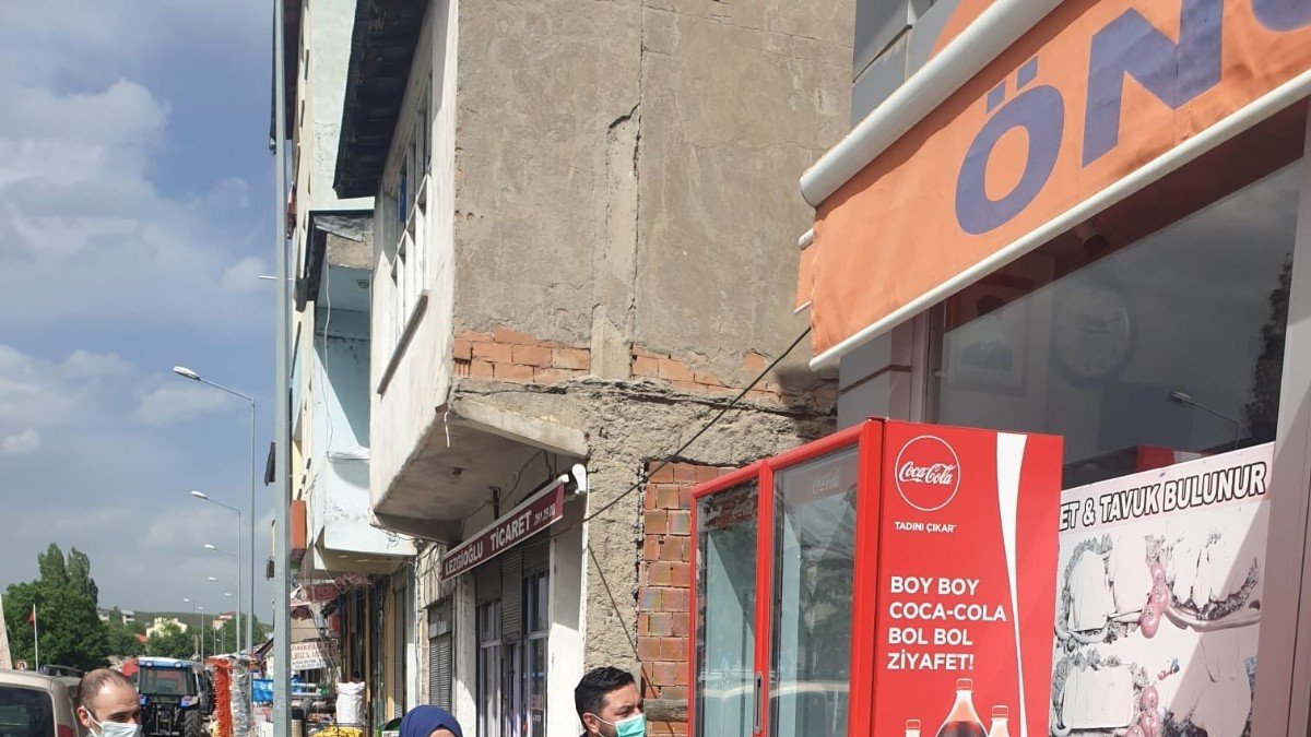 Kaymakam Çakas, esnafı ziyaret etti