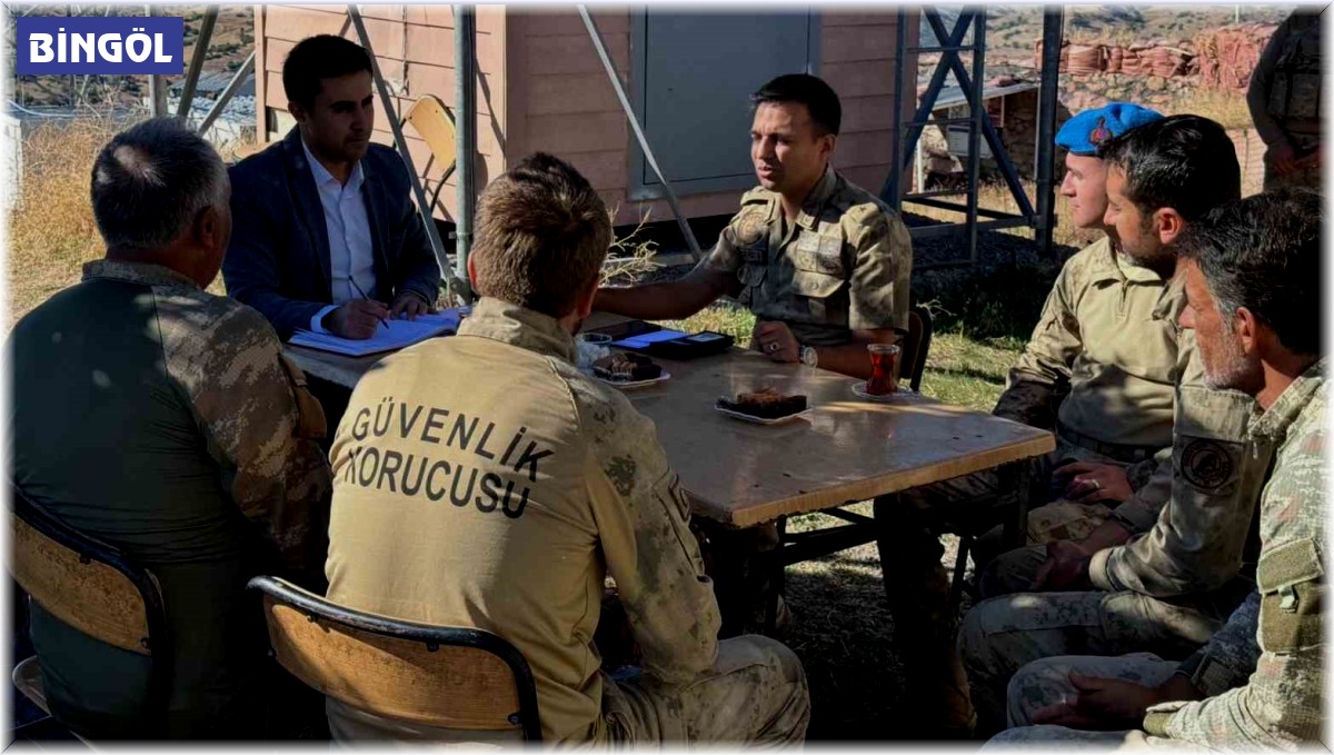 Kaymakam Çelik, Çeliktepe üs bölgesinde Mehmetçik ile bir araya geldi