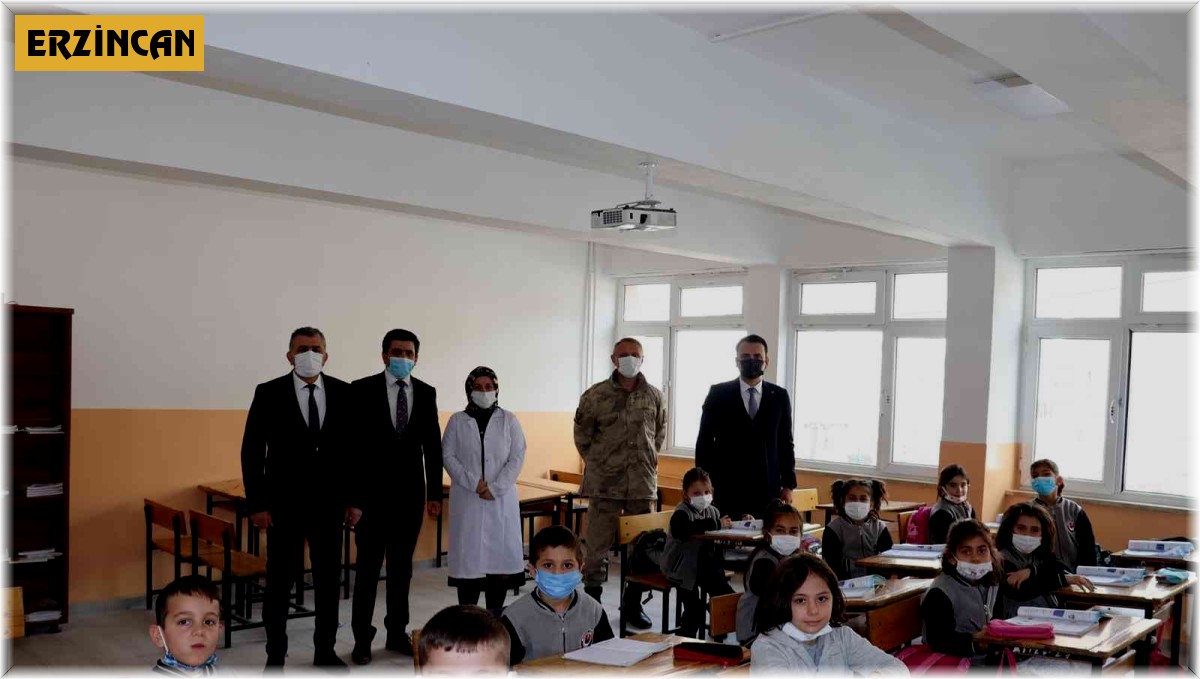 Kaymakam Çelik okullarda incelemelerde bulundu