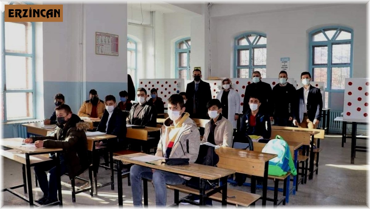 Kaymakam Çelik okulları denetlendi