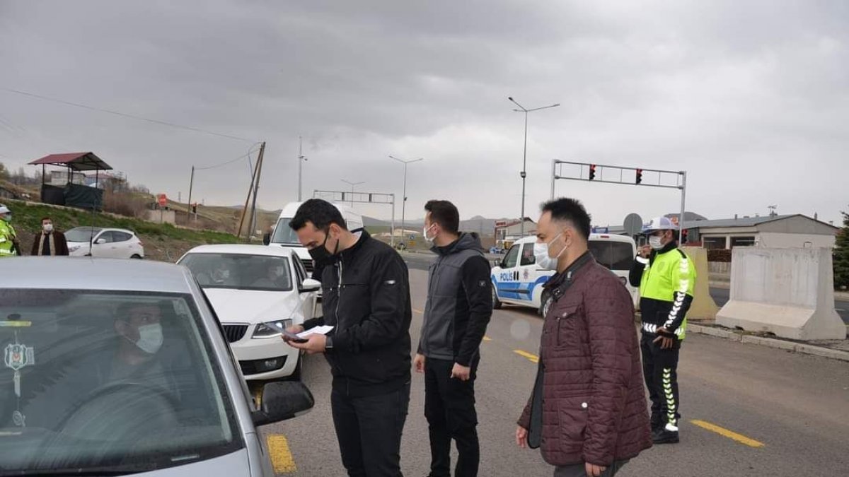 Kaymakam Çelik, yol emniyet ve kontrol noktalarını denetledi