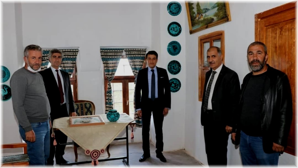 Kaymakam Dağ, çini-seramik atölyesine ziyaret