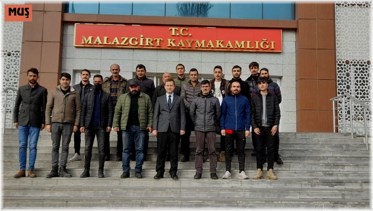 Kaymakam Demirer 1071 Malazgirt Spor Kulübü ile bir araya geldi
