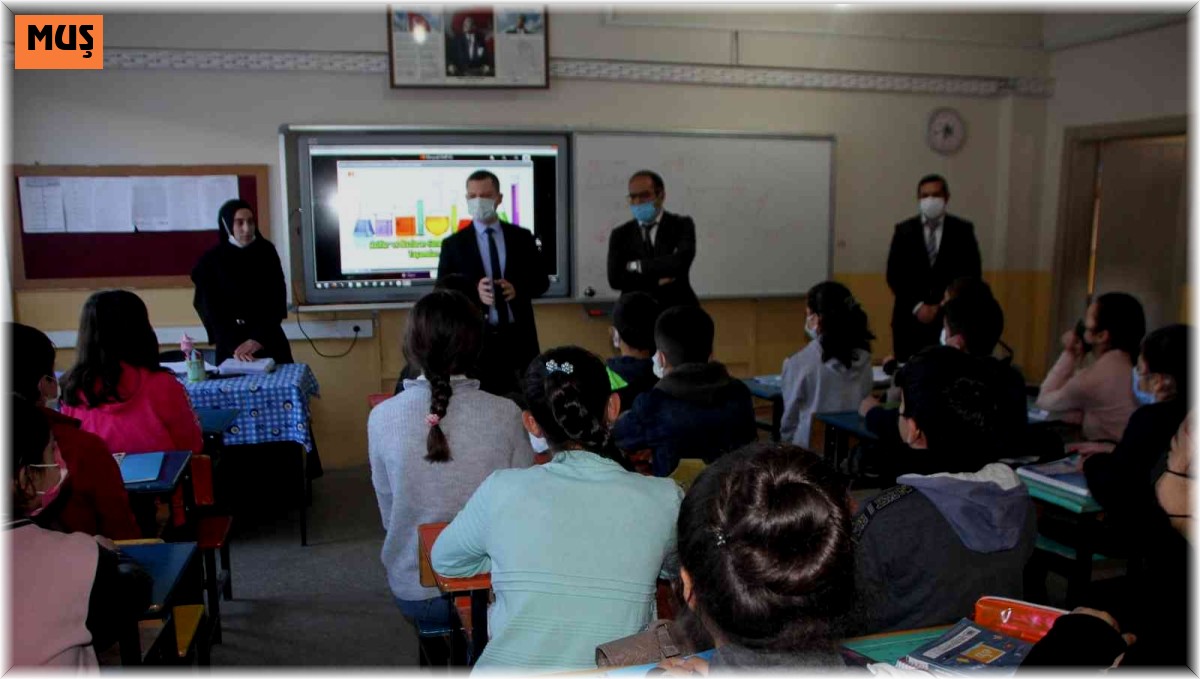 Kaymakam Demirer'den öğrencilere moral ziyareti