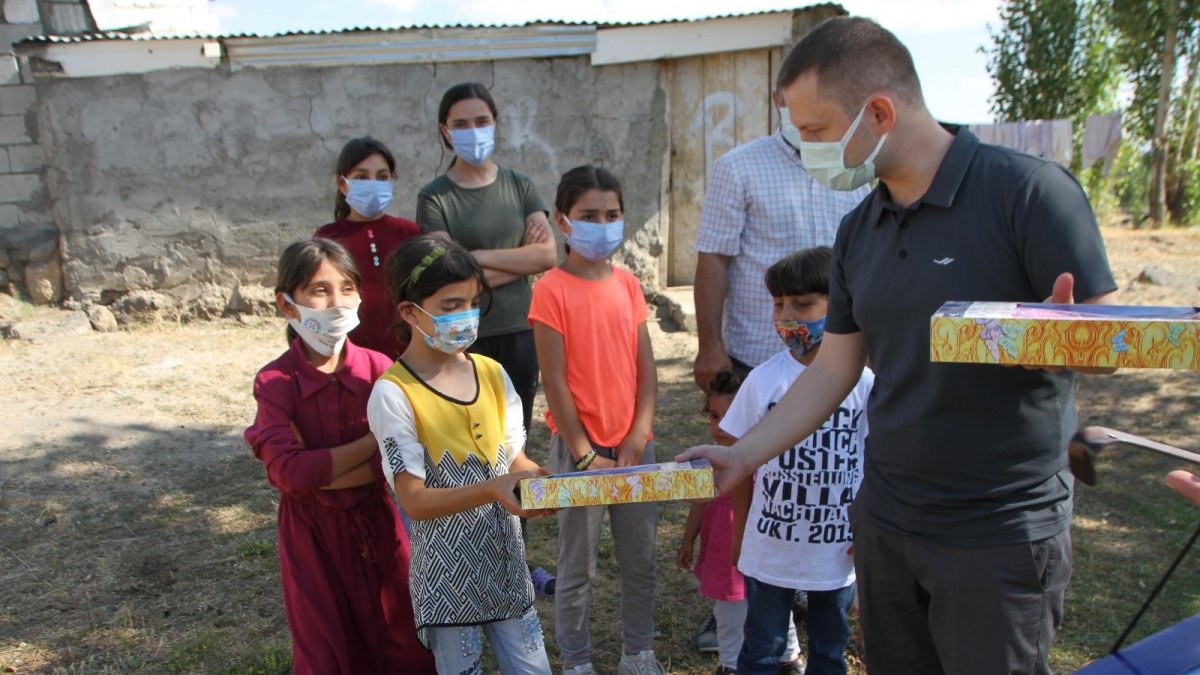 Kaymakam Demirer ev ziyaretlerini sürdürüyor