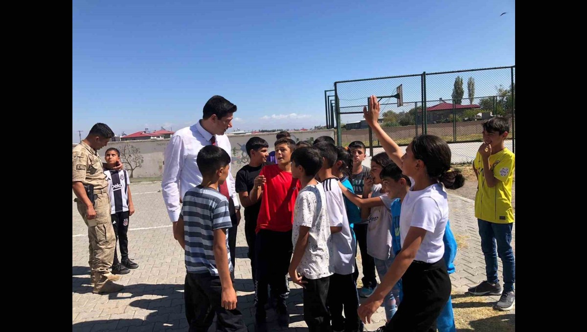 Kaymakam Erdoğan'dan Bulakbaşı Ortaokulu'na ziyaret