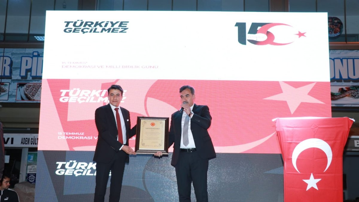 Kaymakam Fikret Dağ, Ahlatlıların 'Fahri Hemşehrisi' oldu