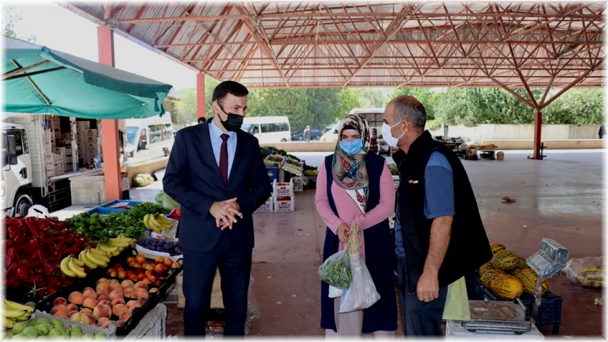 Kaymakam Gülderen, pazar yerini denetledi
