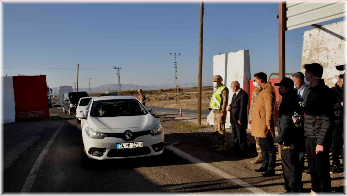 Kaymakam İlidi'den emniyet kemeri kontrolü