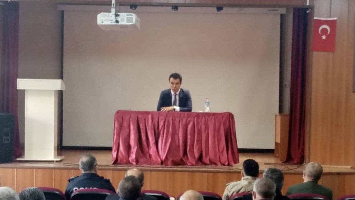 Kaymakam İnam, muhtarlarla buluştu