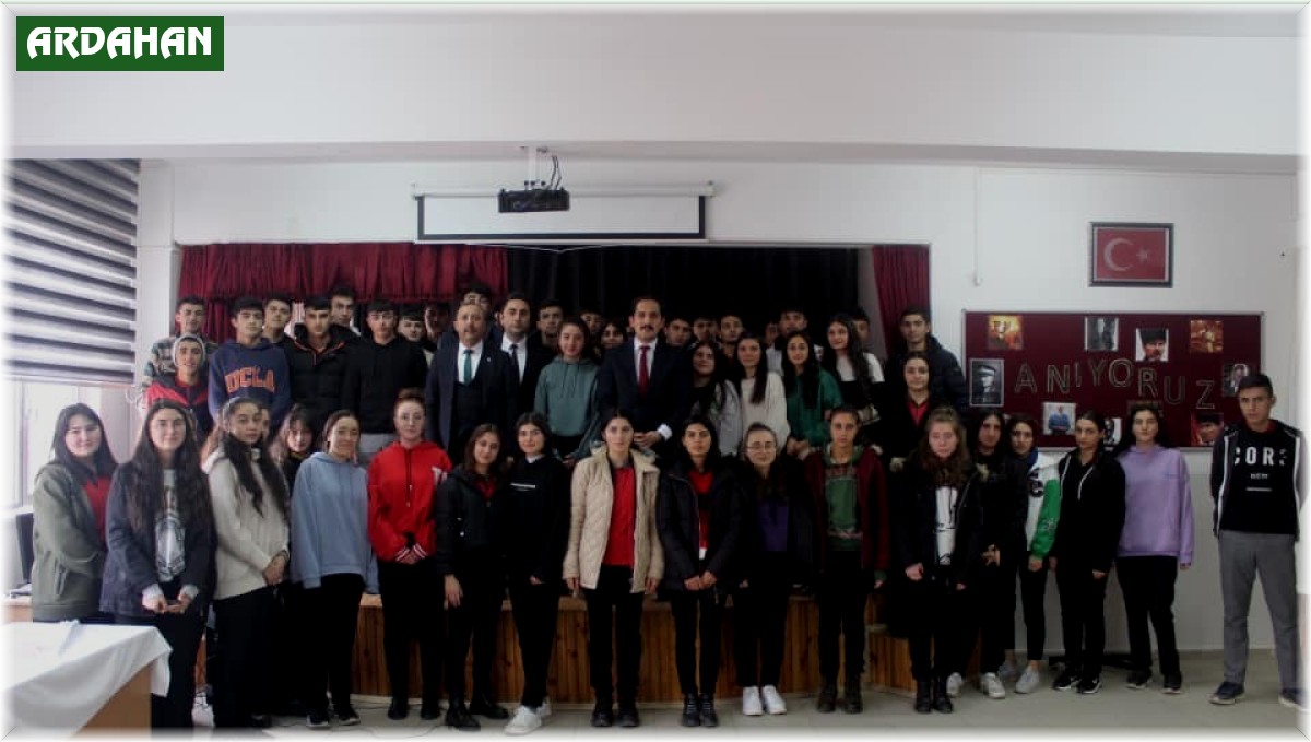 Kaymakam İpek, Lise öğrencileri ile kariyer günlerinde buluştu