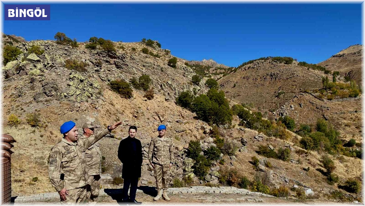 Kaymakam İrdelp, Vatan Tepe üs bölgesinde incelemelerde bulundu